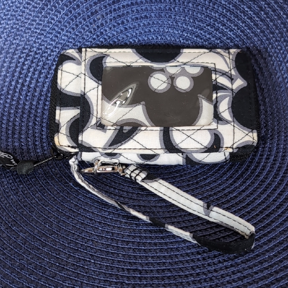 Black and White Patterned Wristlet